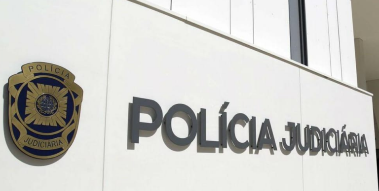 Joalharia do Aqua Portimão assaltada à mão armada por homens encapuzados